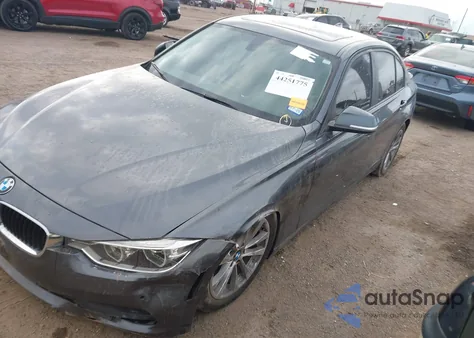 2017 BMW 320I xDrive z USA, uszkodzony, nr VIN WBA8E5G34HNU45371